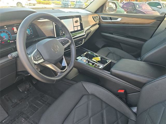 Used 2025 Volkswagen Atlas SE image 20