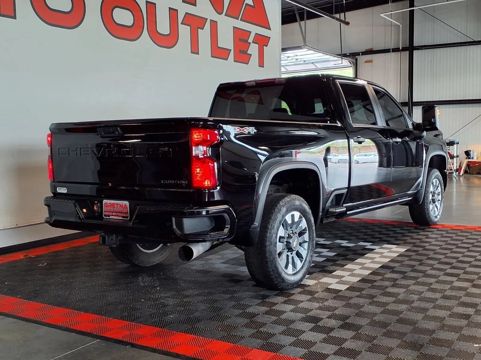 Used 2024 Chevrolet Silverado 2500 Custom w/ Custom Value Package AWD/4WD image 7