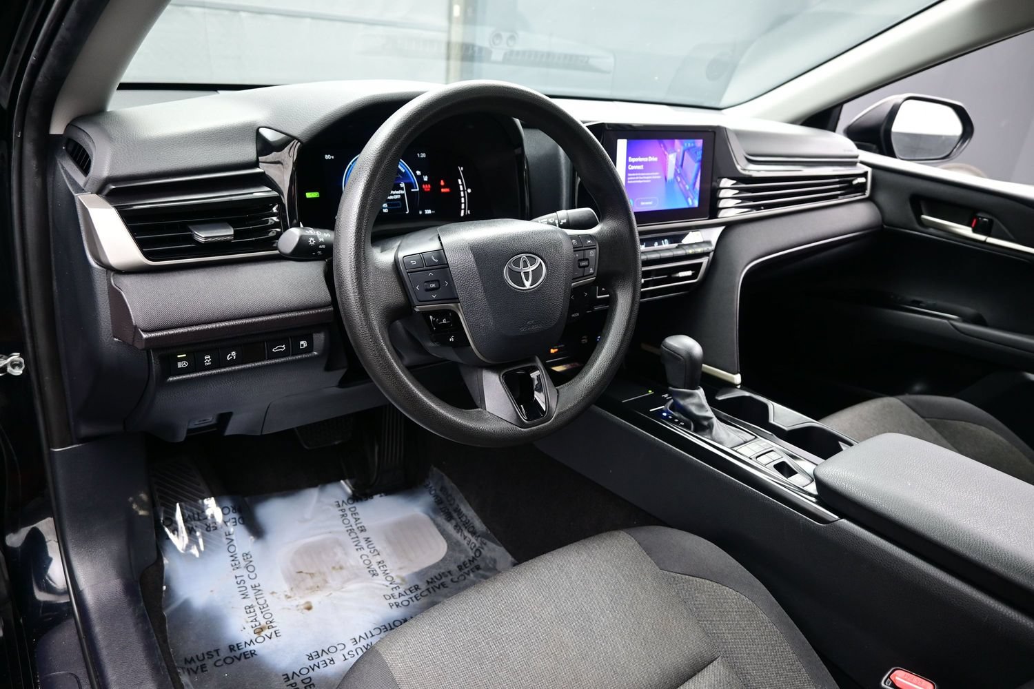 Used 2025 Toyota Camry LE FWD image 12