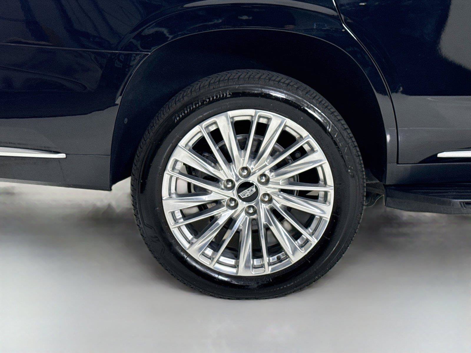 Used 2022 Cadillac Escalade Luxury AWD/4WD image 34