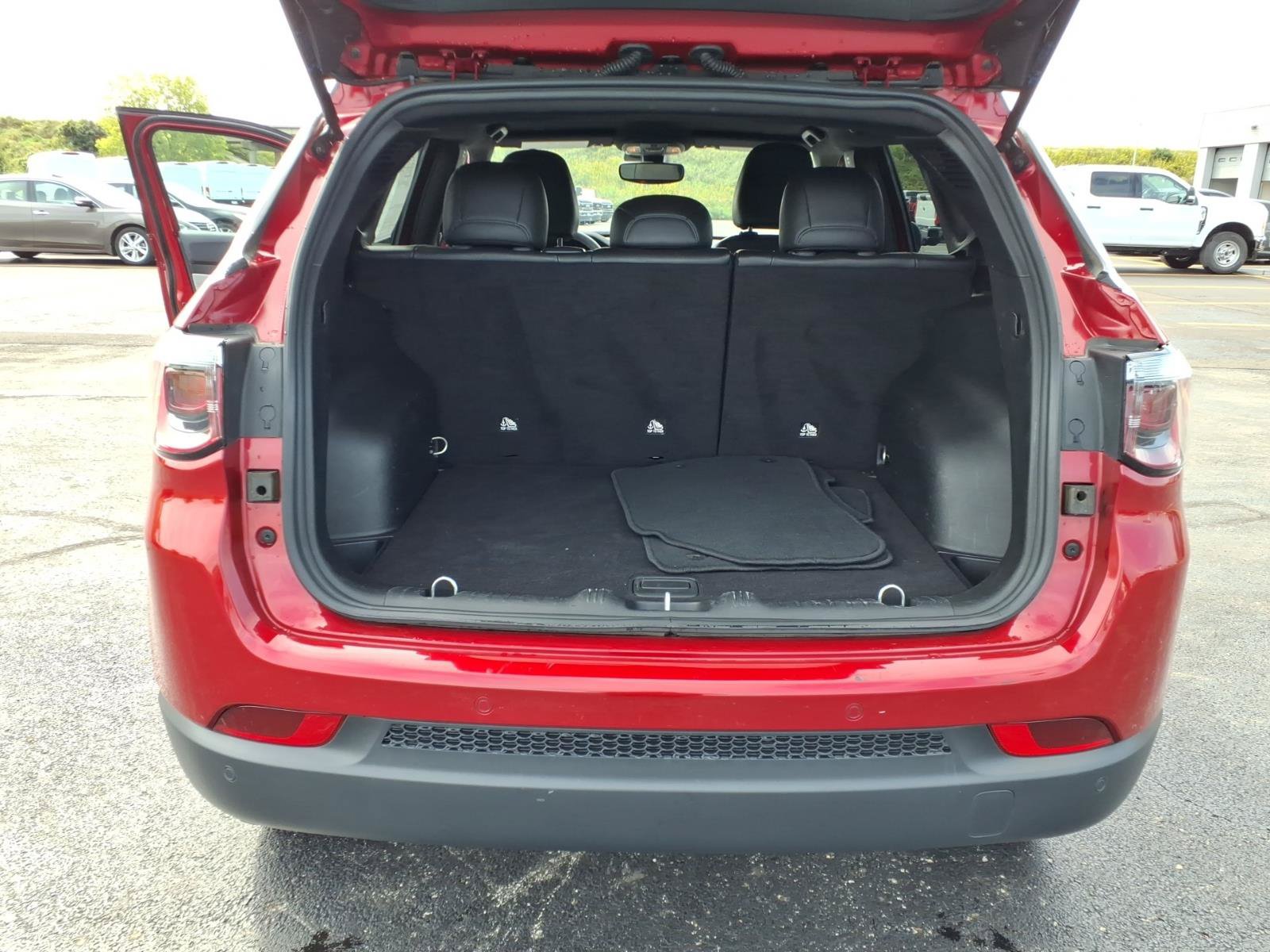 Used 2025 Jeep Compass Limited AWD/4WD image 30