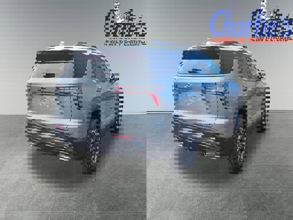 Used 2025 Chevrolet Equinox ACTIV w/ Safety and Technology Package image 4