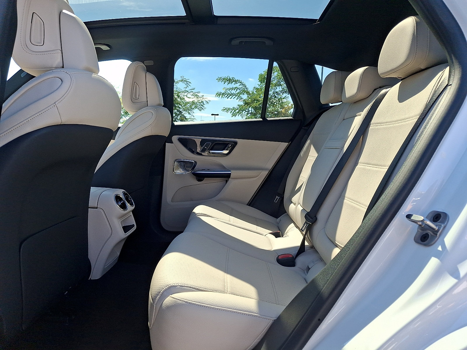 Certified 2026 Mercedes-Benz GLC 300 4MATIC image 10