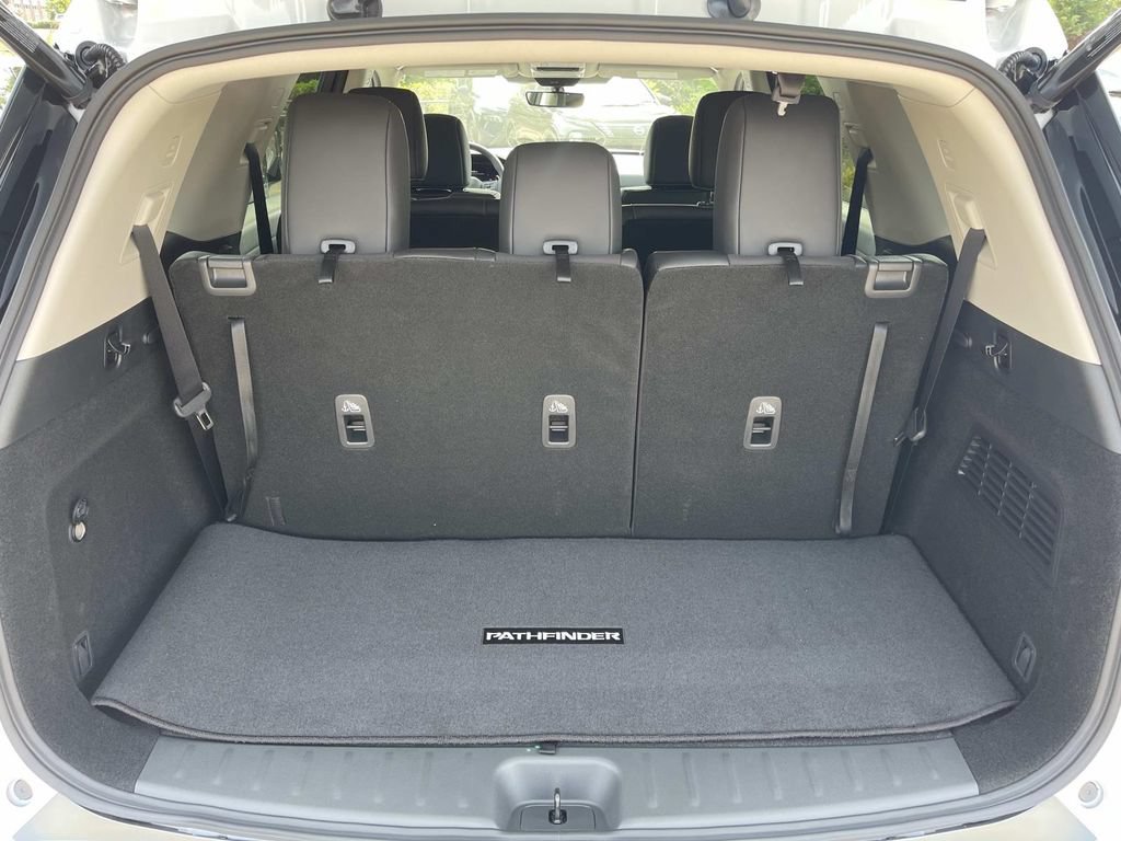 New 2026 Nissan Pathfinder SL FWD image 12