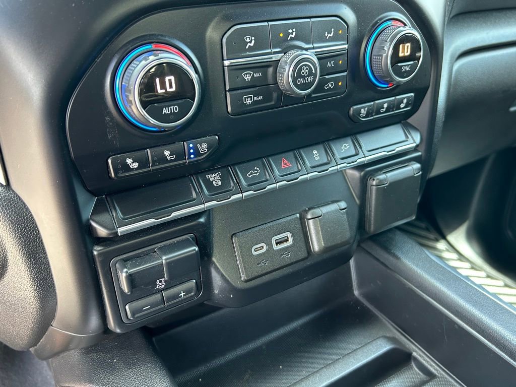 Used 2020 Chevrolet Silverado 3500 LTZ w/ LTZ Convenience Package image 28