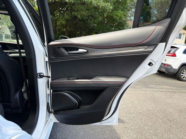 Used 2023 Alfa Romeo Stelvio Estrema AWD/4WD image 22