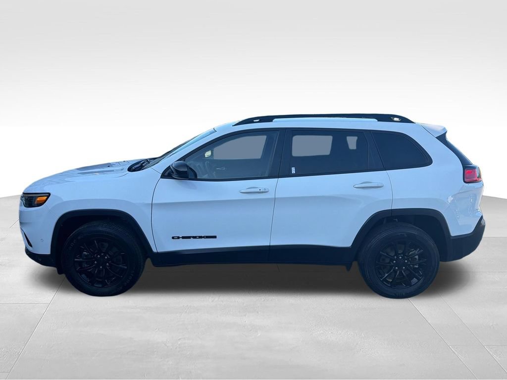 Used 2023 Jeep Cherokee Altitude Lux AWD/4WD image 2