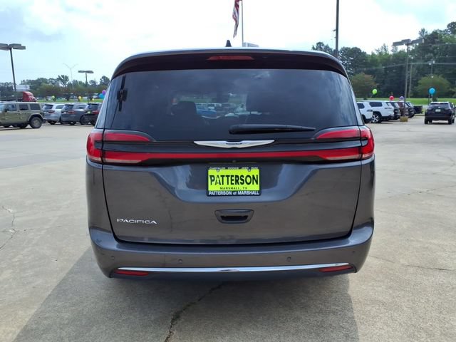 Used 2023 Chrysler Pacifica Touring-L FWD image 3