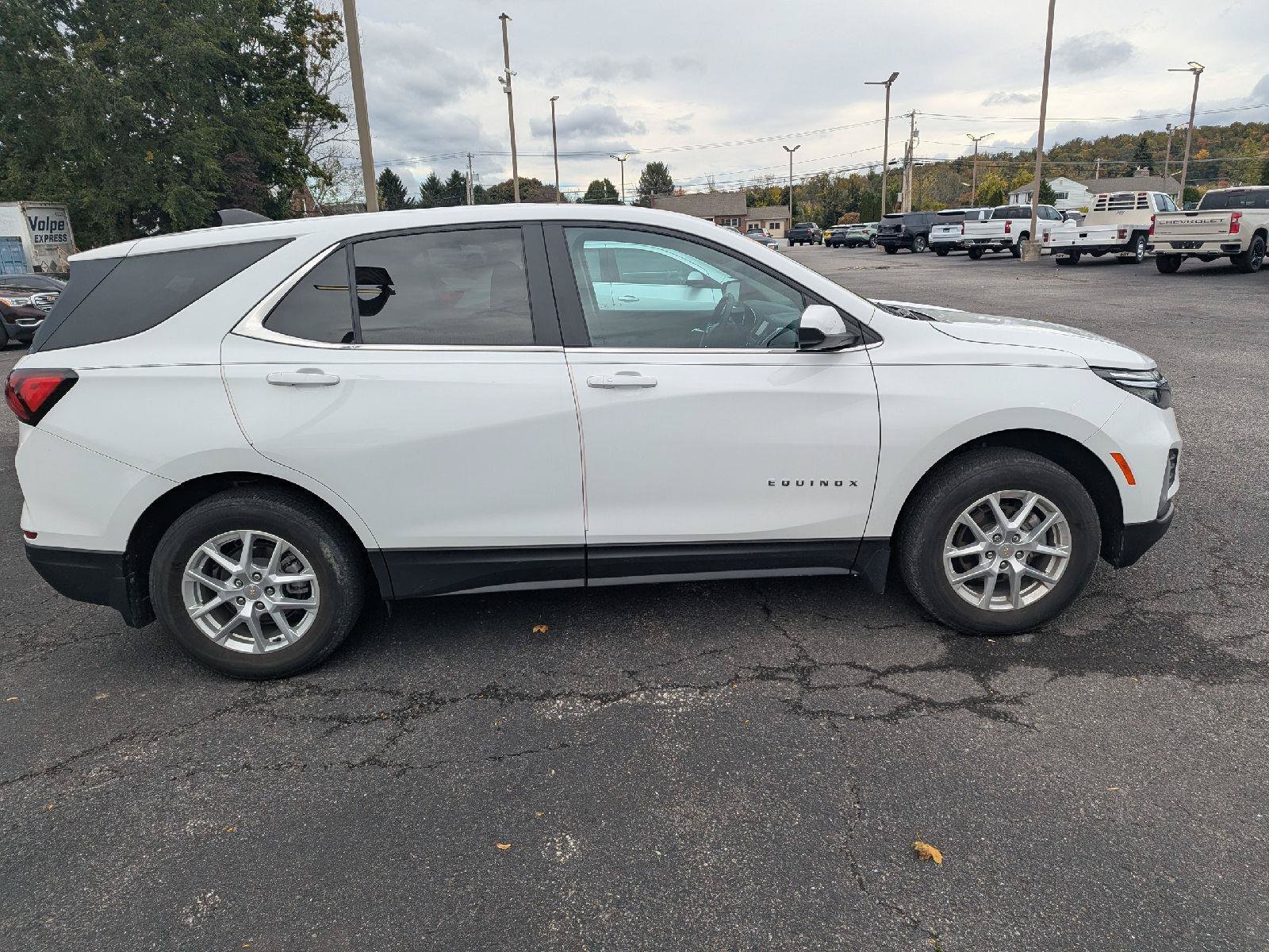 Used 2024 Chevrolet Equinox LT w/ LPO, Floor Liner Package AWD/4WD image 9