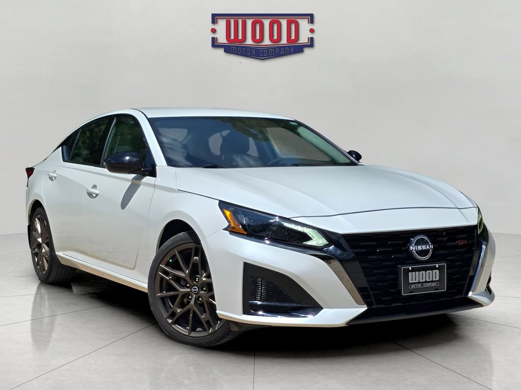 Used 2025 Nissan Altima 2.5 SR FWD image 1