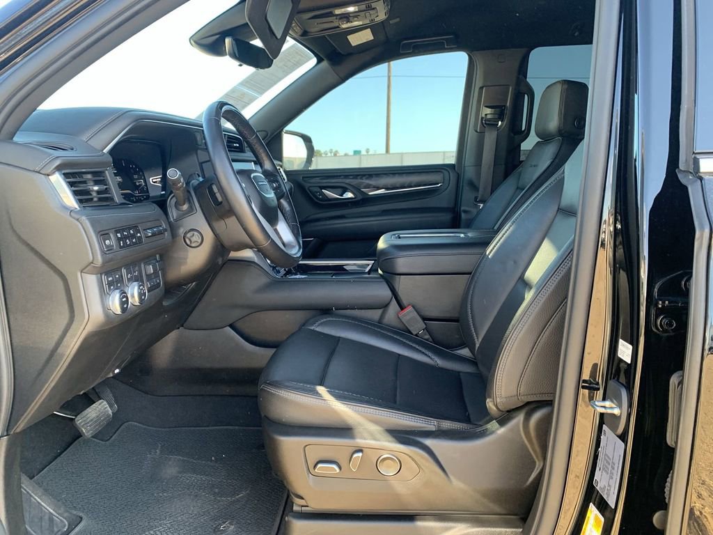 Certified 2023 GMC Yukon Denali w/ Advanced Technology Package image 18