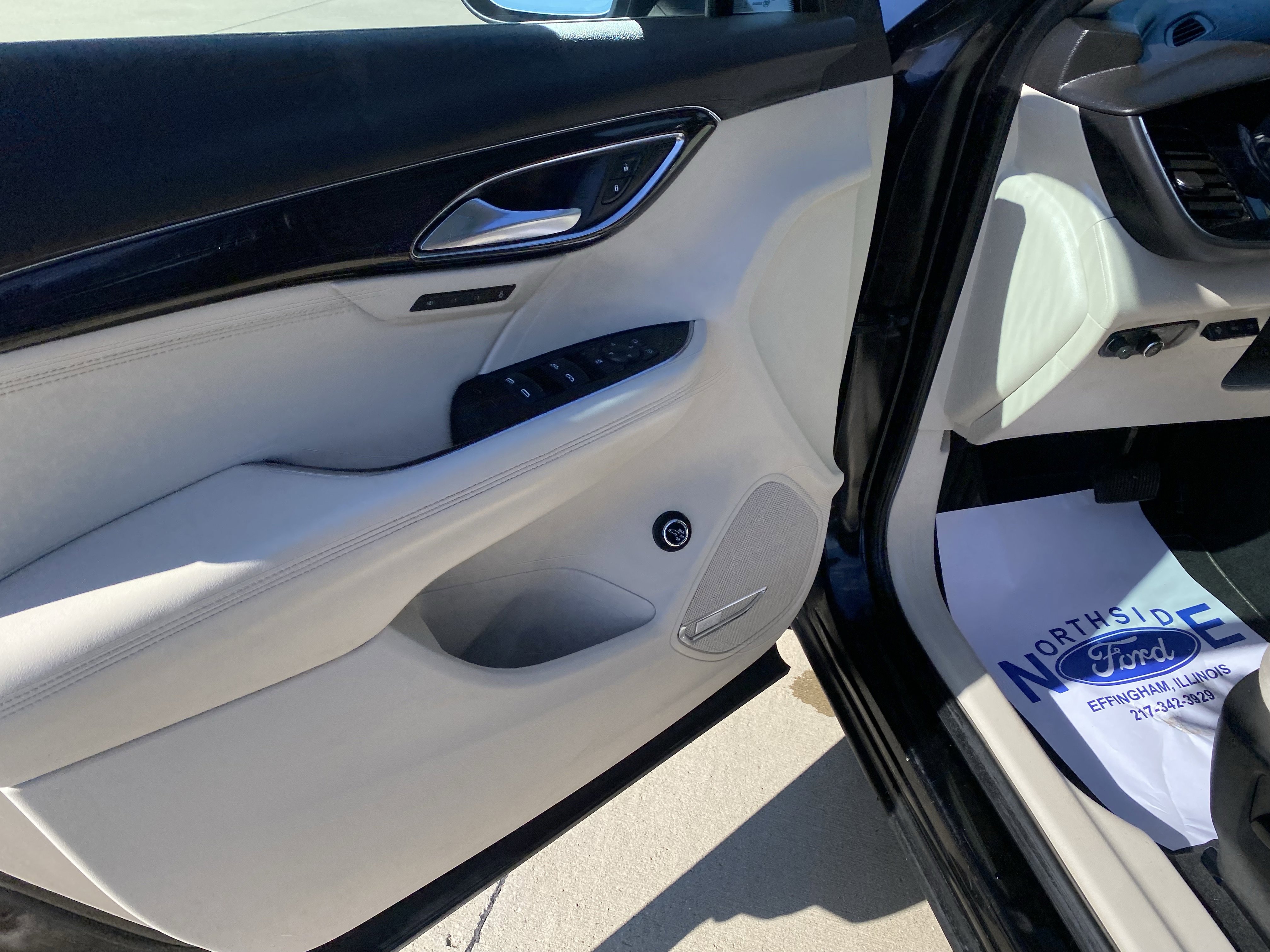 Used 2022 Buick Envision Essence w/ Technology Package I image 15