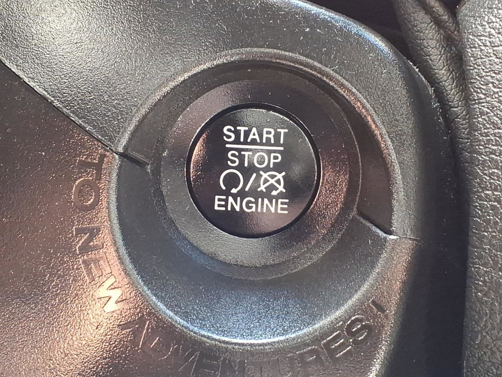 Certified 2022 Jeep Renegade Altitude w/ Convenience Group AWD/4WD image 23