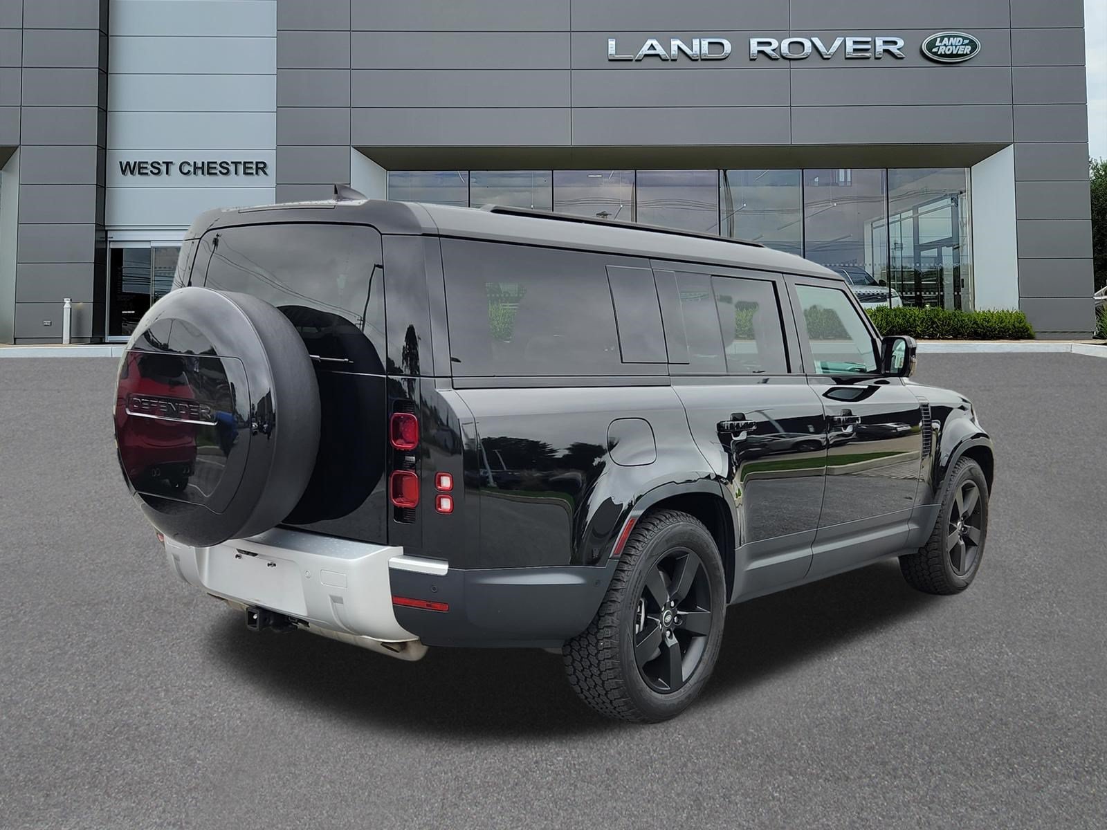 Certified 2025 Land Rover Defender 130 S AWD/4WD image 4