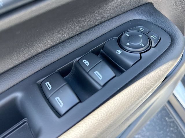 Used 2023 GMC Terrain SLE w/ Driver Convenience Package FWD image 13