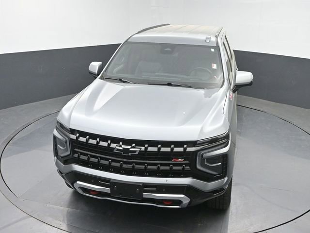 Used 2025 Chevrolet Suburban Z71 AWD/4WD image 29
