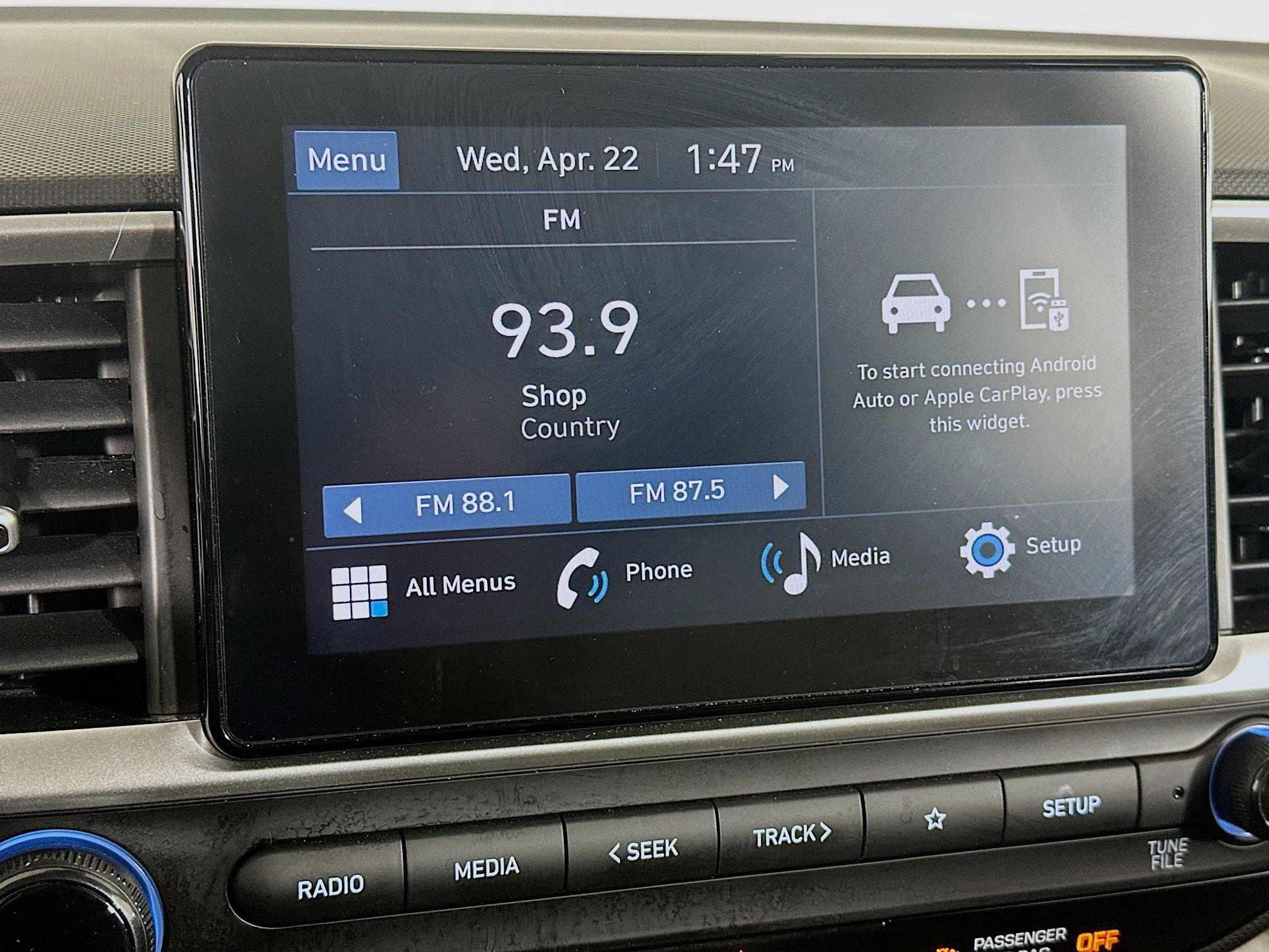 Used 2025 Hyundai Venue SEL FWD image 19