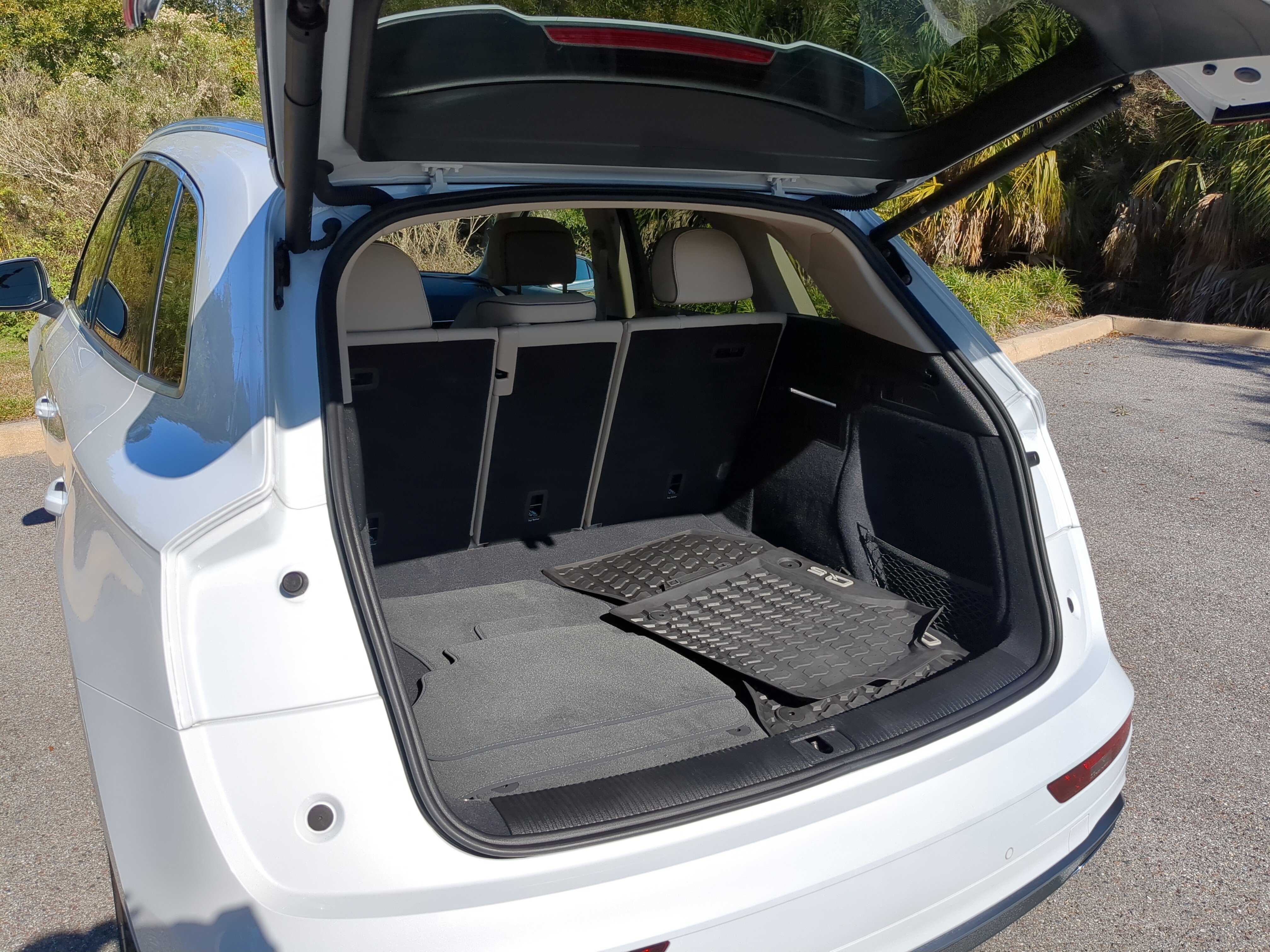 Certified 2025 Audi Q5 2.0T Premium Plus image 11