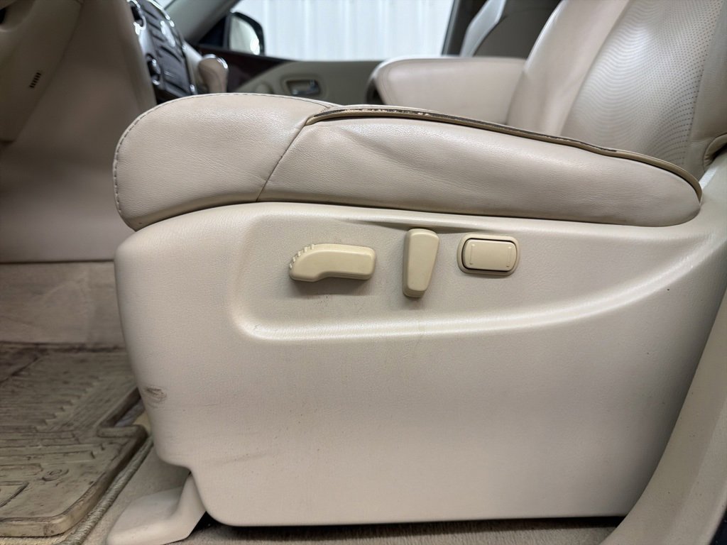 Used 2016 INFINITI QX80 Luxe w/ 22" Wheel Package image 16