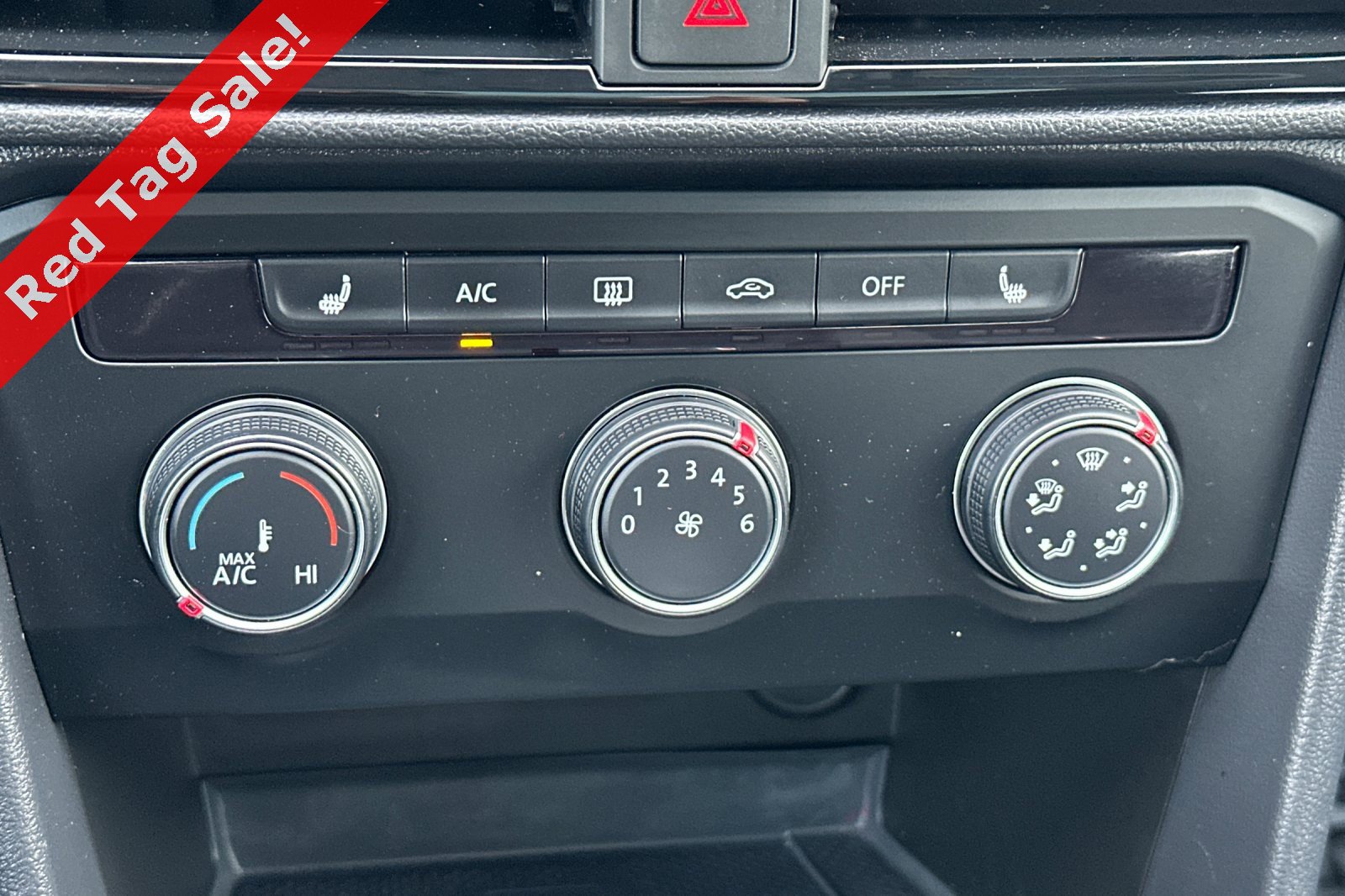 Certified 2022 Volkswagen Taos SE w/ Panoramic Sunroof Package image 21