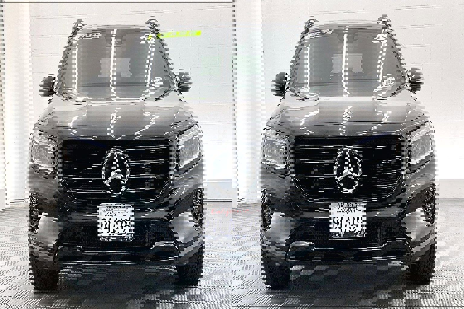 Used 2026 Mercedes-Benz GLB 250 image 2