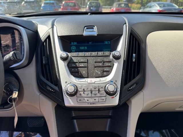 Used 2010 Chevrolet Equinox LT w/ Chrome Appearance Package image 23