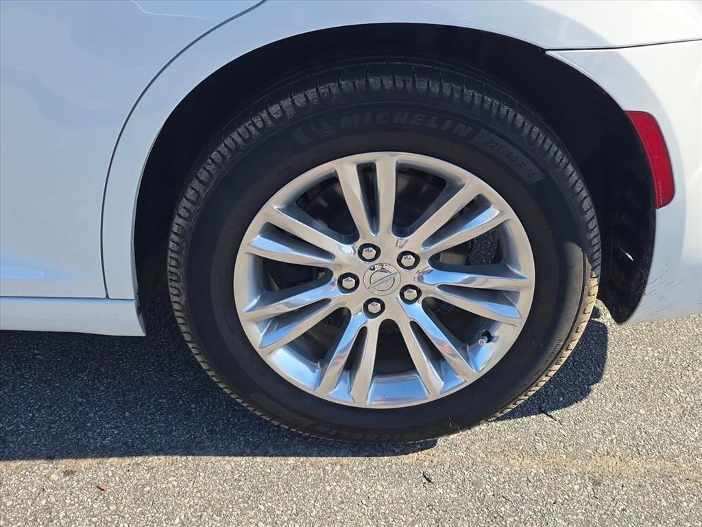 Used 2016 Chrysler 300 C w/ Safetytec Plus Group RWD image 14