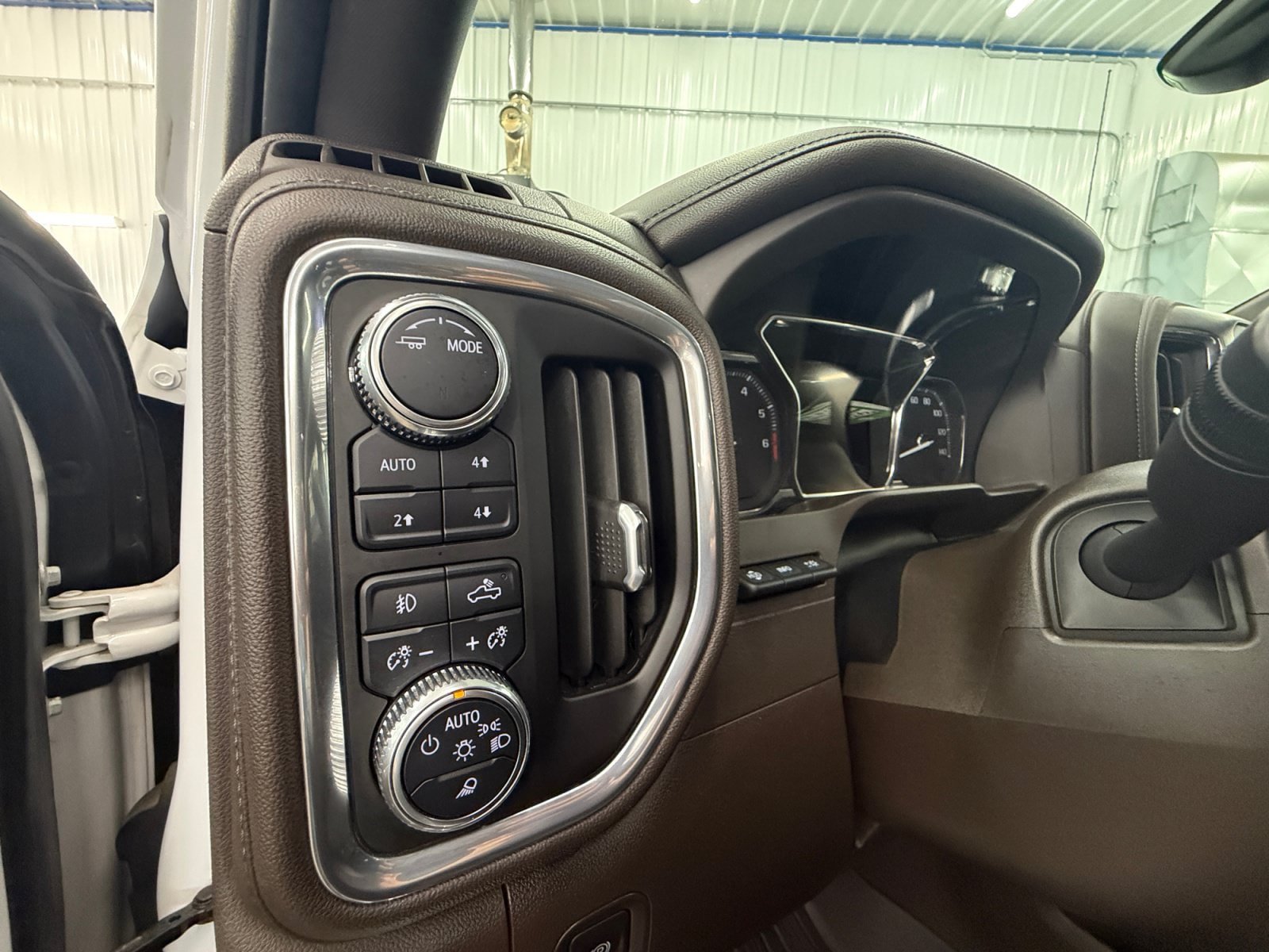 Used 2021 GMC Sierra 1500 Denali w/ Denali Ultimate Package AWD/4WD image 25