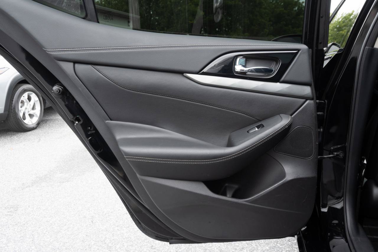 Used 2022 Nissan Maxima SV w/ Floor Mat Group FWD image 17