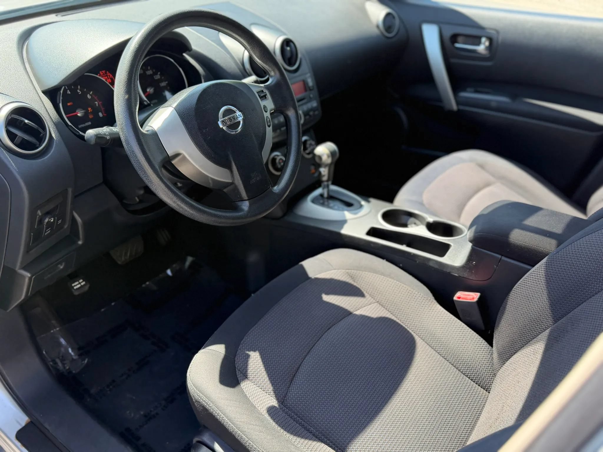 Used 2010 Nissan Rogue SL AWD/4WD image 19