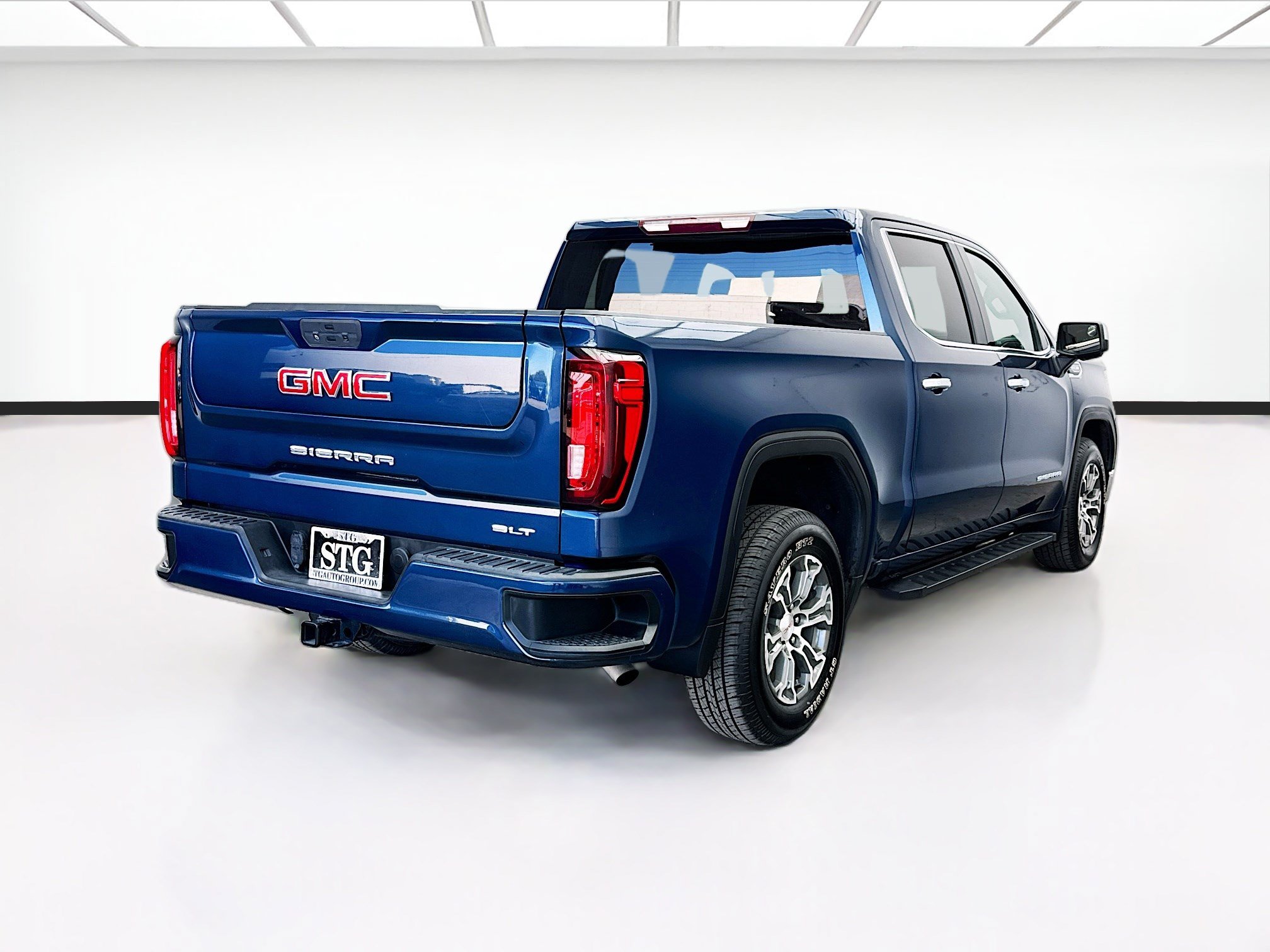 Used 2021 GMC Sierra 1500 SLT RWD image 4