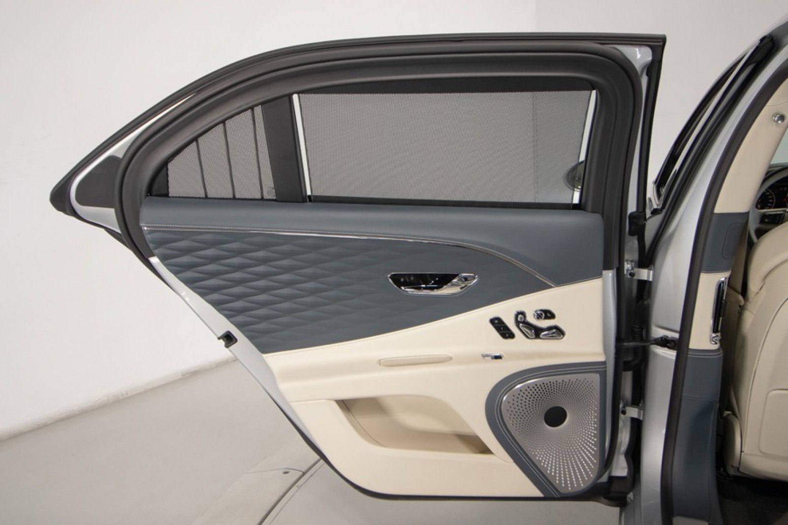 Used 2021 Bentley Flying Spur W12 image 41