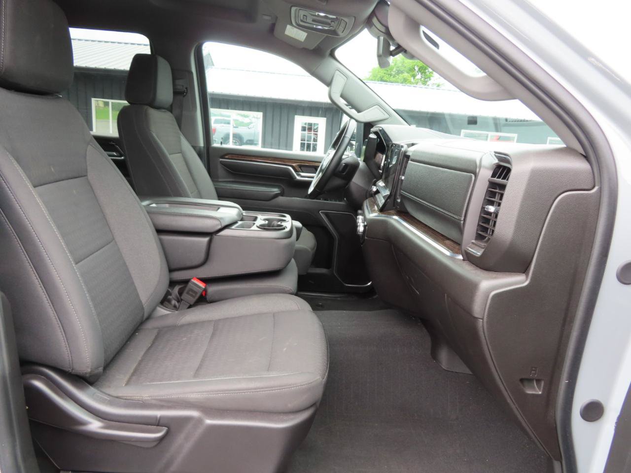 Used 2025 GMC Sierra 2500 SLE w/ SLE Value Package; AWD/4WD image 45