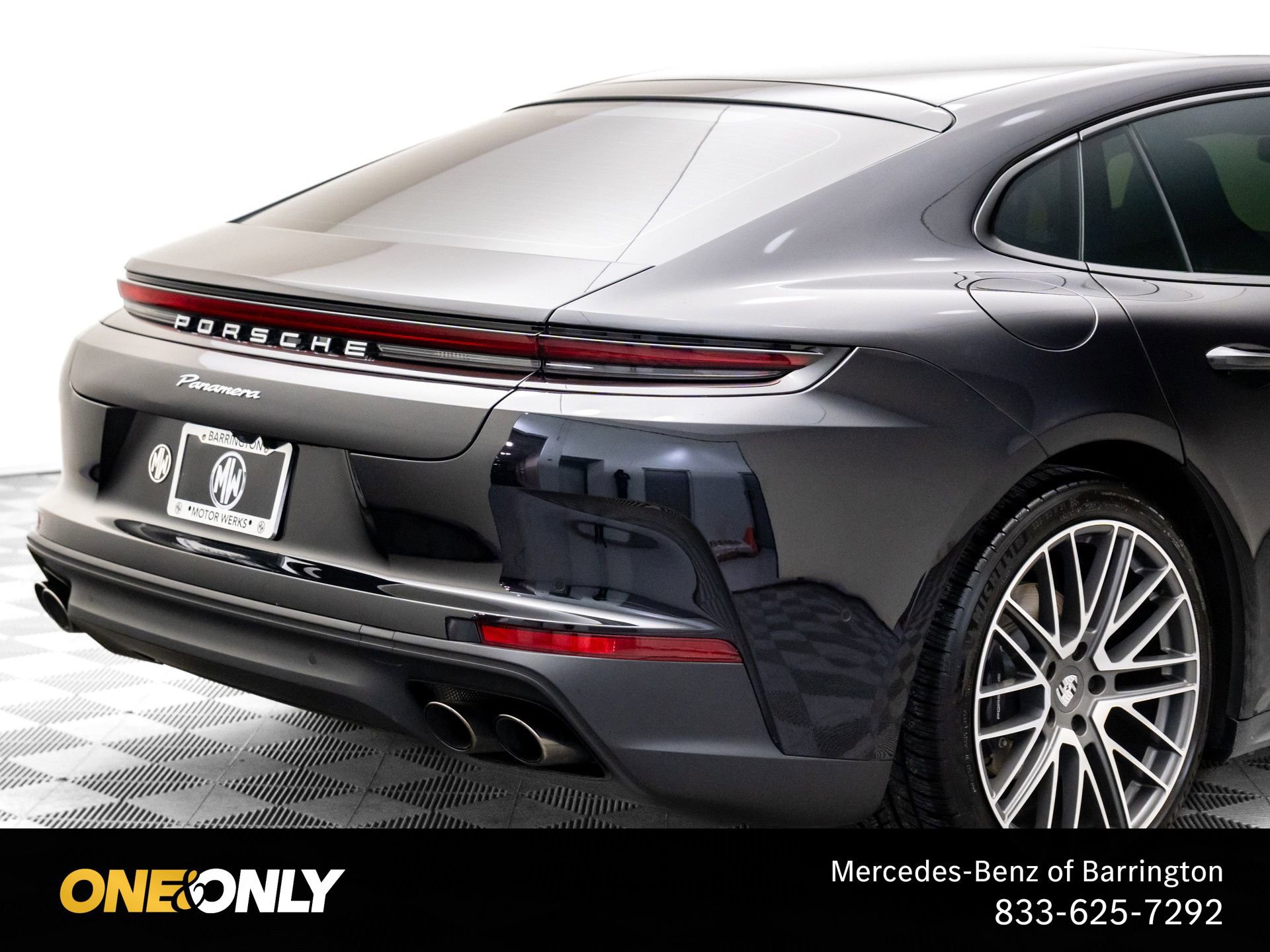 Used 2024 Porsche Panamera RWD image 34