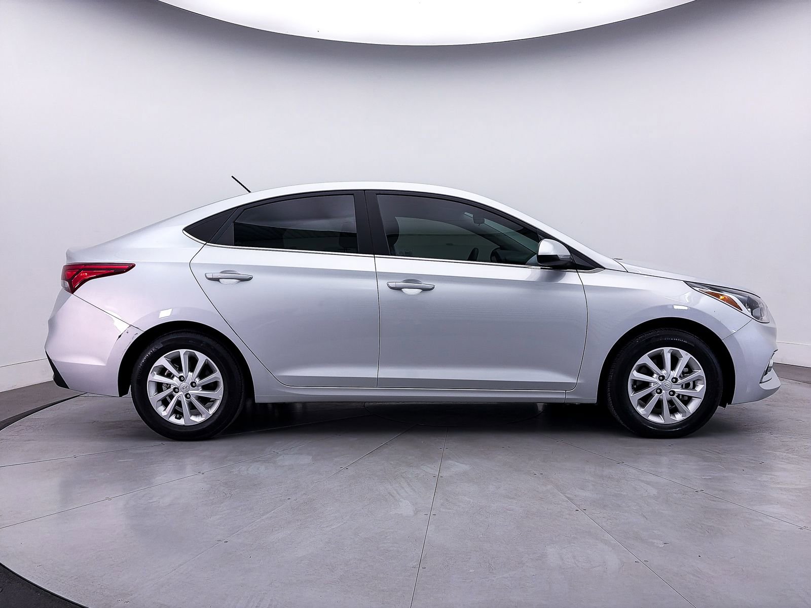 Used 2021 Hyundai Accent SEL FWD image 35