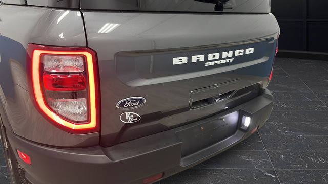 Used 2023 Ford Bronco Sport Outer Banks w/ Tech Package AWD/4WD image 39