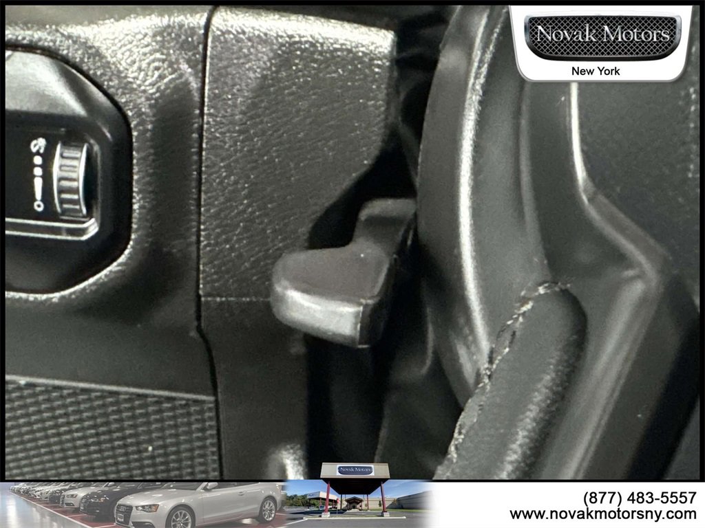 Used 2023 Jeep Wrangler Sport S image 19