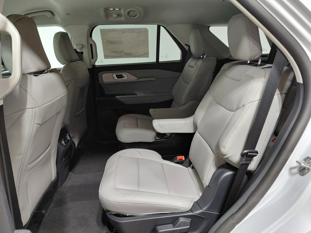New 2026 Ford Explorer Active w/ Active Comfort Package AWD/4WD image 9