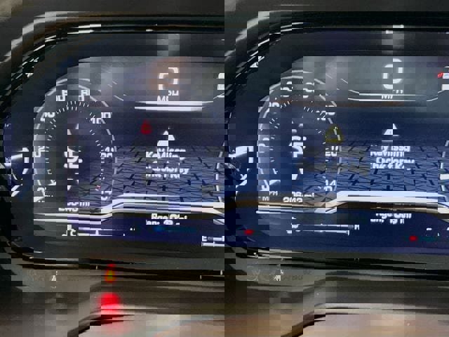 Used 2024 GMC Yukon XL Denali image 13