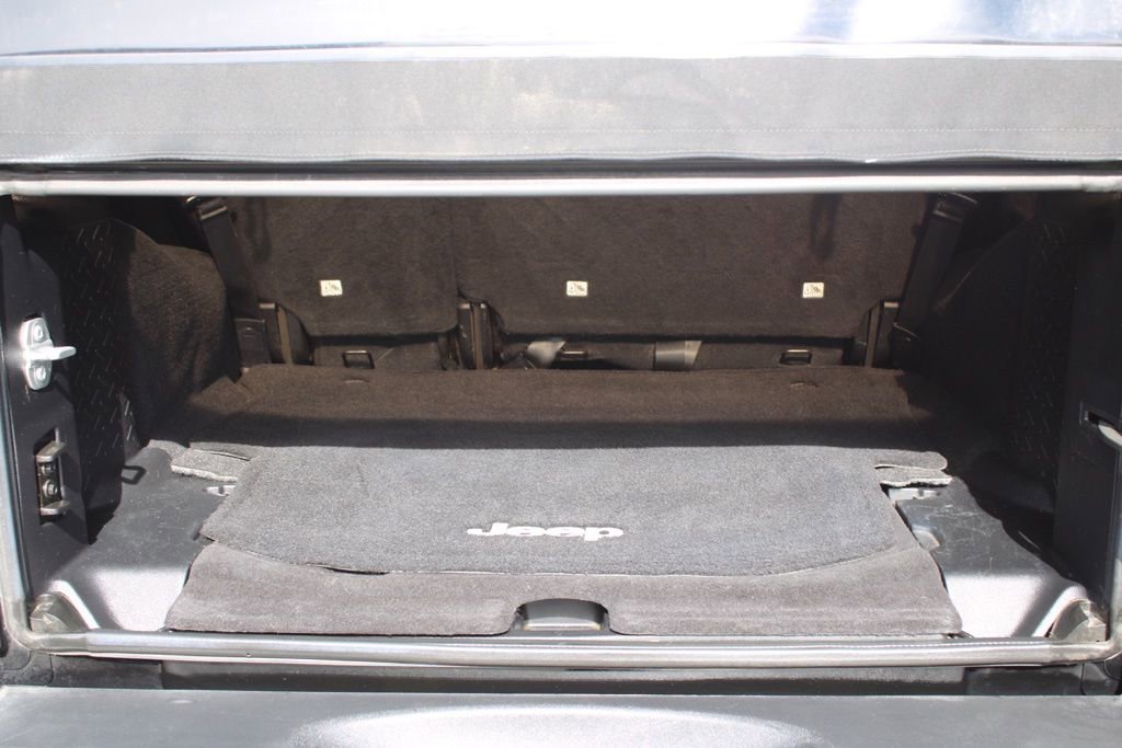 Used 2015 Jeep Wrangler Unlimited Sport w/ Mopar Black Appearance Group image 11