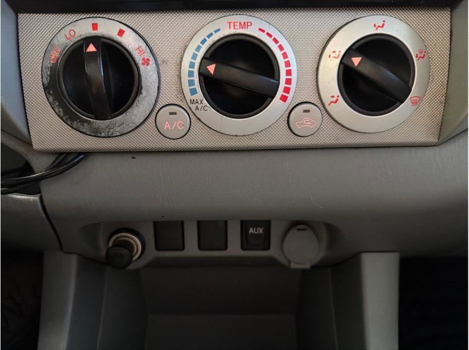 Used 2010 Toyota Tacoma 4x4 Access Cab V6 image 18
