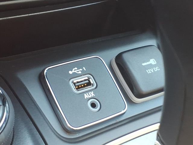 Used 2022 Jeep Cherokee Trailhawk image 21