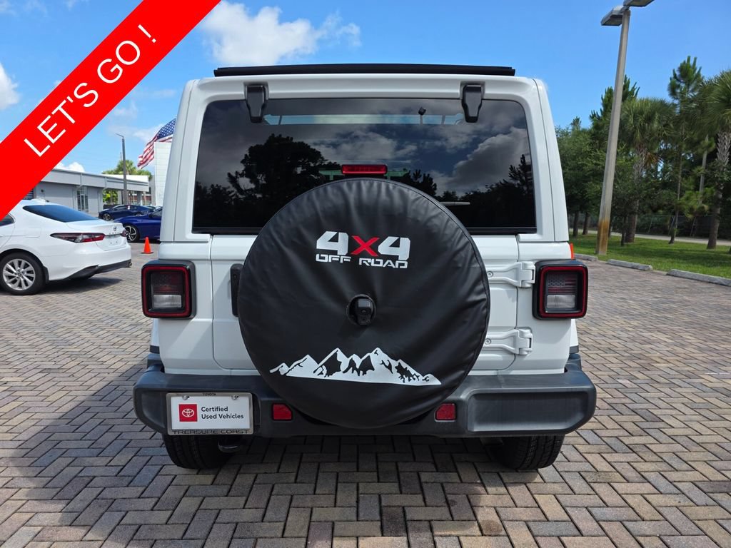 Used 2022 Jeep Wrangler Unlimited Sahara AWD/4WD image 10