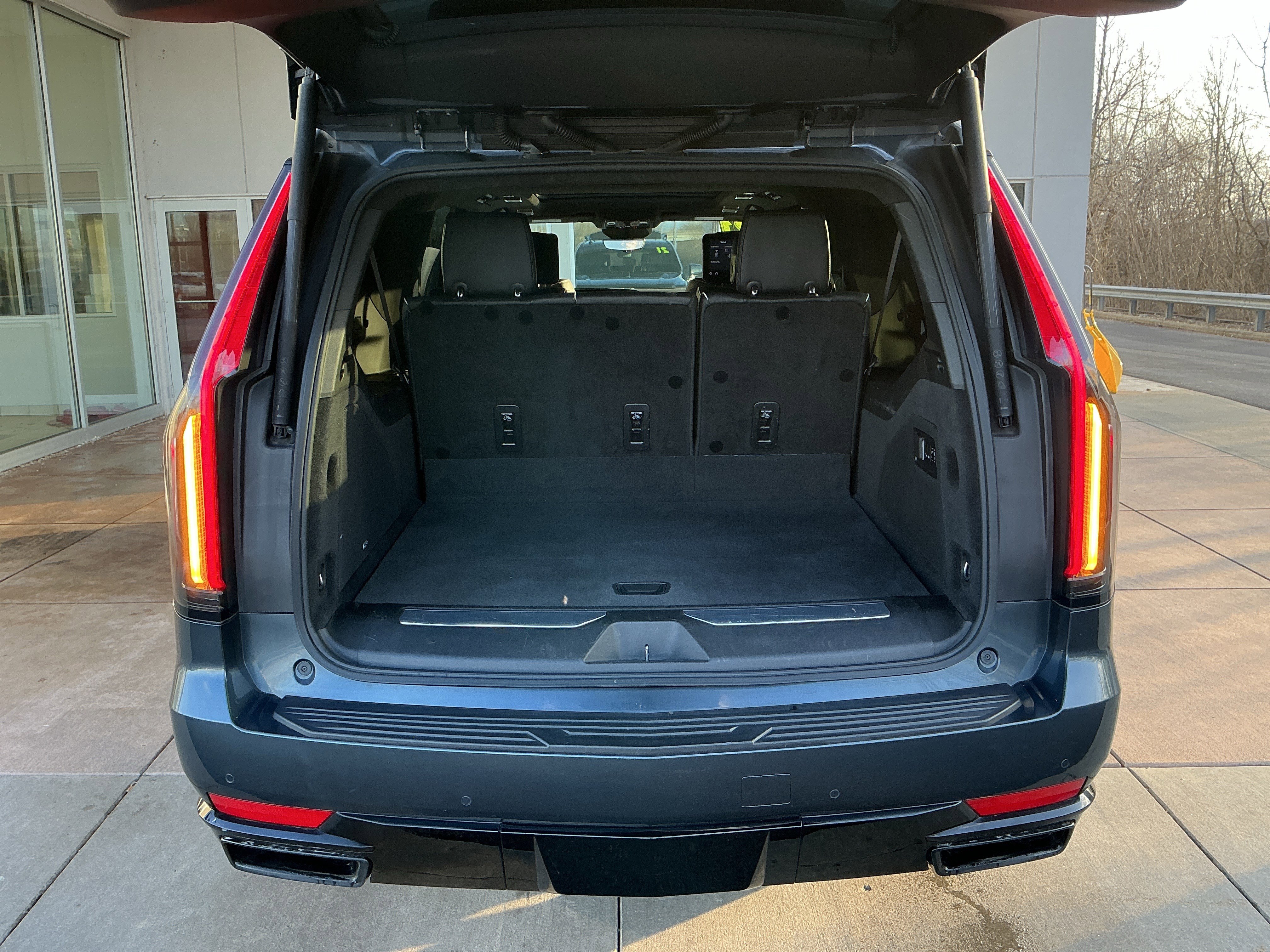 Used 2021 Cadillac Escalade ESV Sport Platinum w/ Heavy-Duty Trailer Package image 24