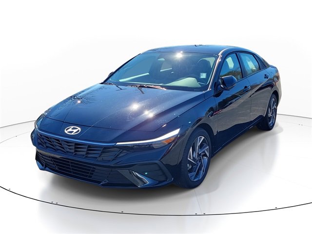 Used 2025 Hyundai Elantra Sport image 3