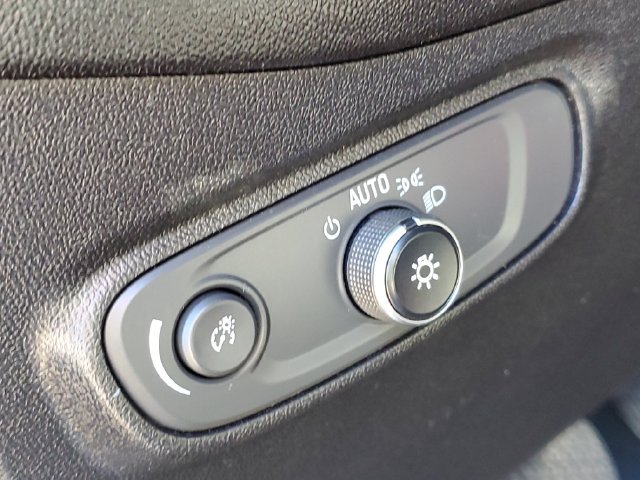 Used 2019 Chevrolet Equinox LT FWD image 11