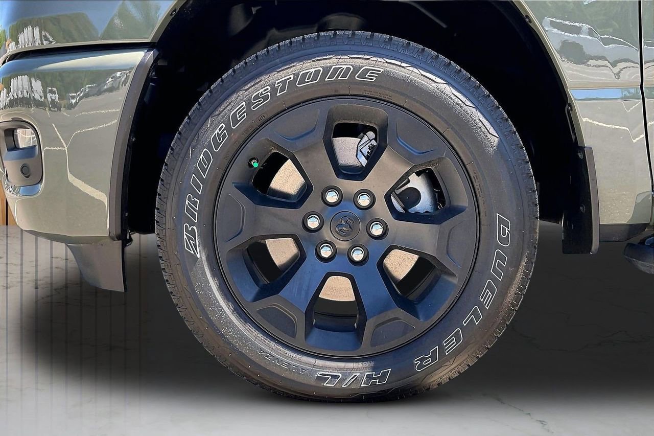 New 2026 RAM 1500 Express AWD/4WD image 32