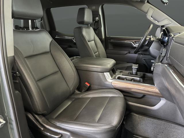 Used 2025 Chevrolet Silverado 1500 LT Trail Boss w/ LT Trail Boss Premium Package AWD/4WD image 32