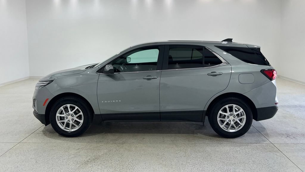 Used 2024 Chevrolet Equinox LT w/ LPO, Floor Liner Package FWD image 2