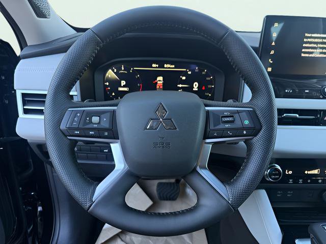 New 2026 Mitsubishi Outlander SE FWD image 17
